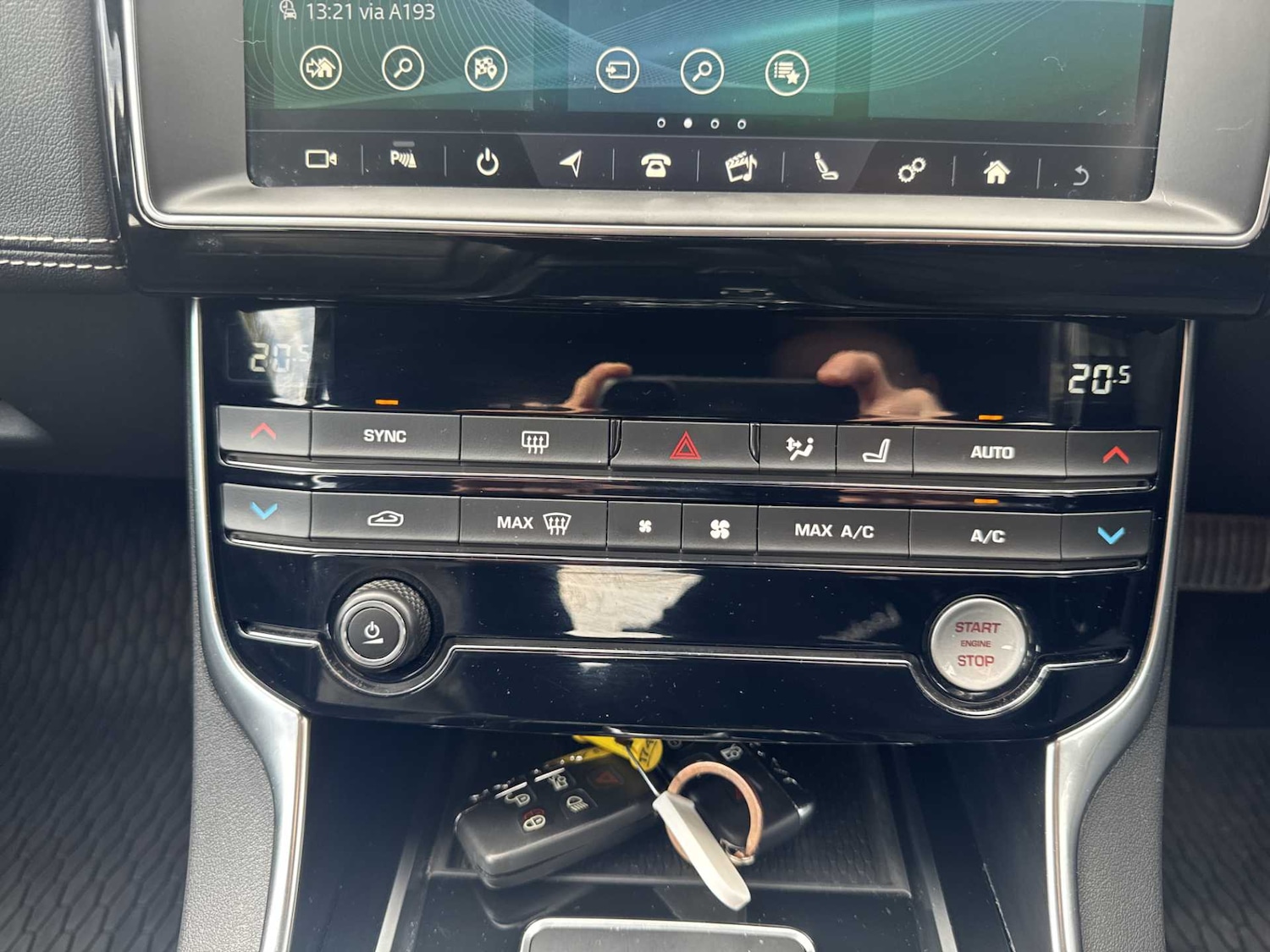 Used Jaguar XE 2018 for sale - 76477255: Photo 11