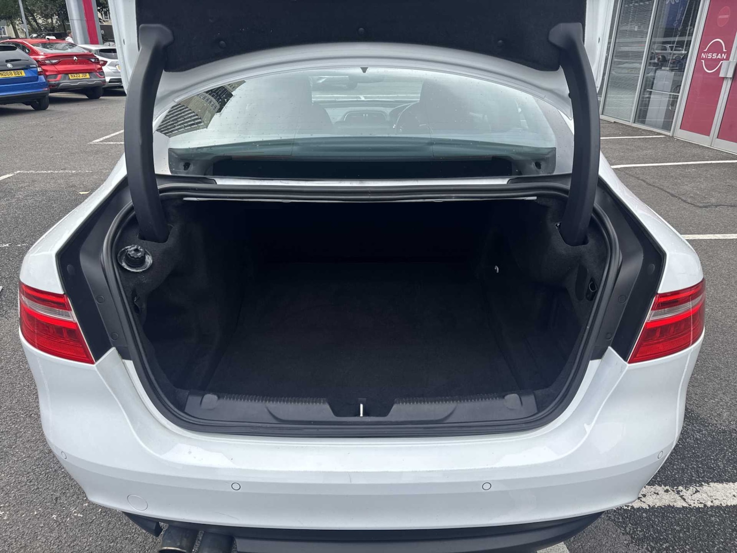 Used Jaguar XE 2018 for sale - 76477255: Photo 16