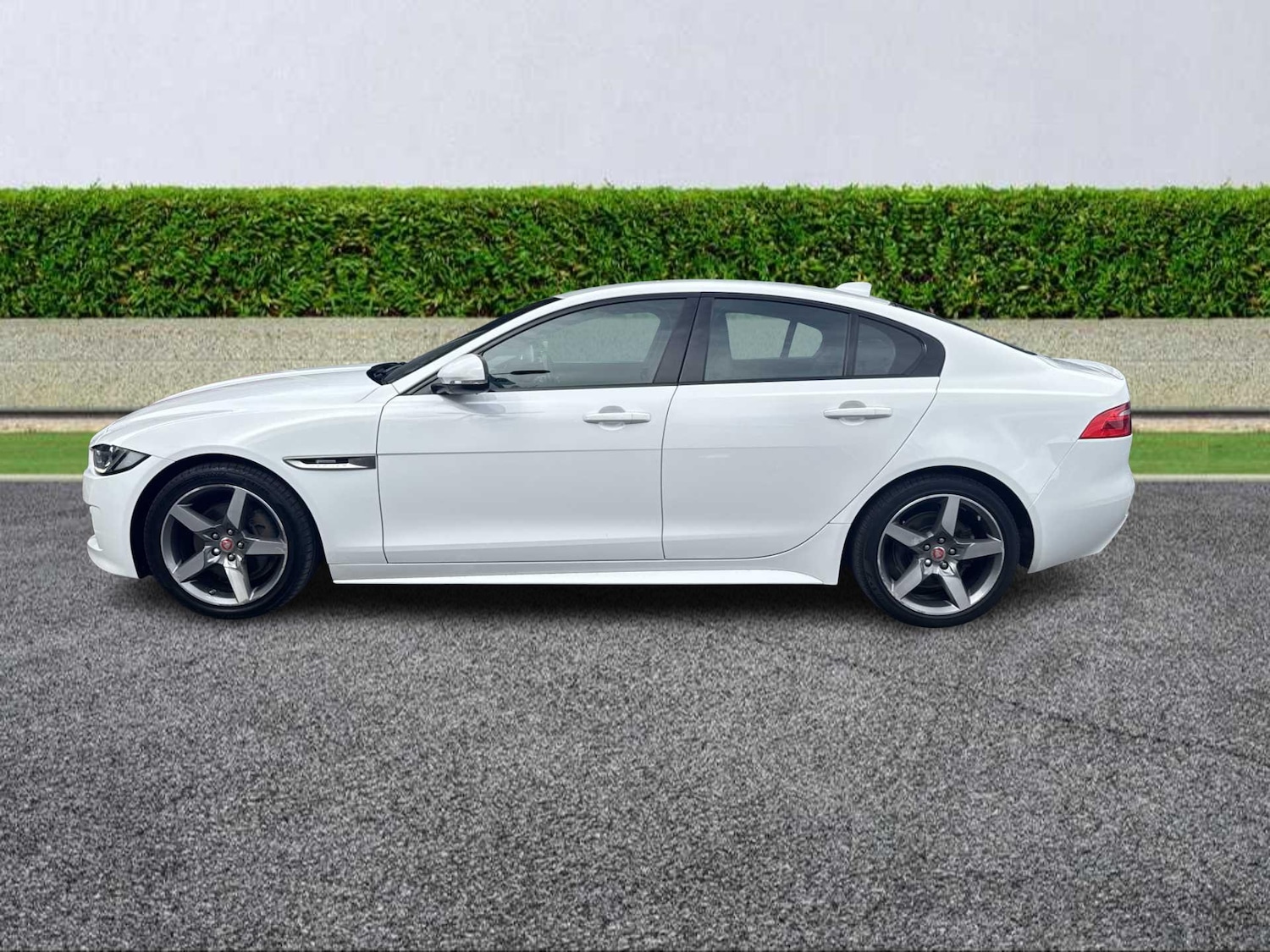 Used Jaguar XE 2018 for sale - 76477255: Photo 18