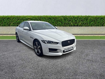 Used Jaguar XE 2018 for sale - 76477255: Photo