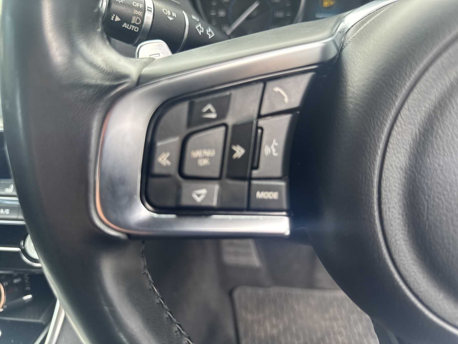 Used Jaguar XE 2018 for sale - 76477255: Photo 24