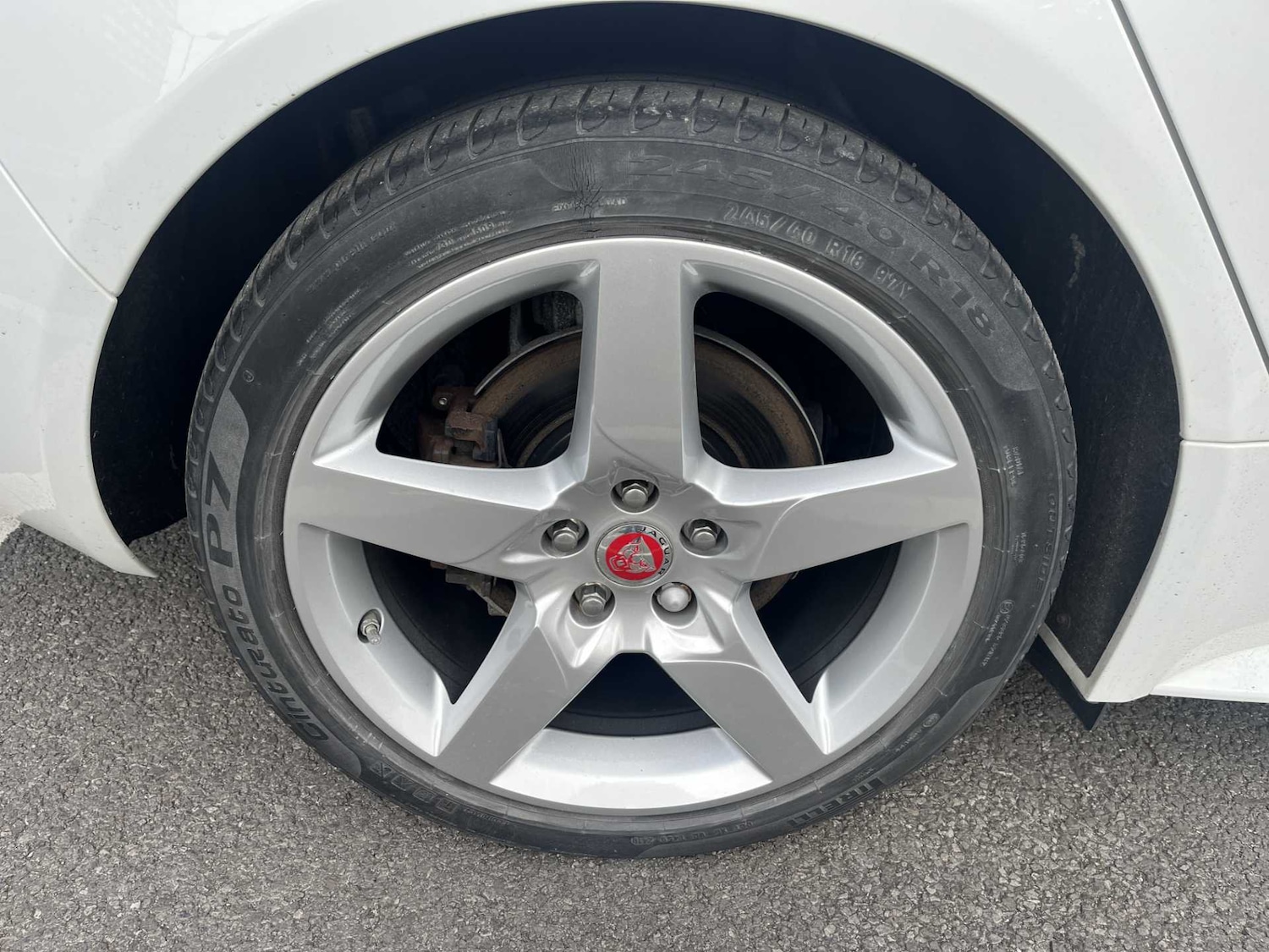 Used Jaguar XE 2018 for sale - 76477255: Photo 6