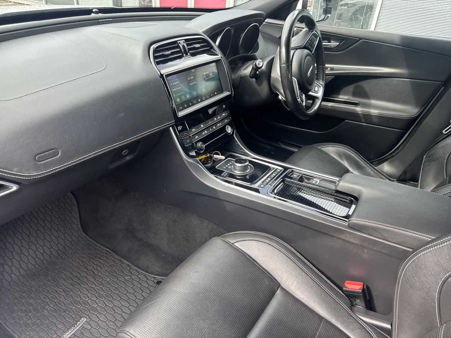 Used Jaguar XE 2018 for sale - 76477255: Photo 7