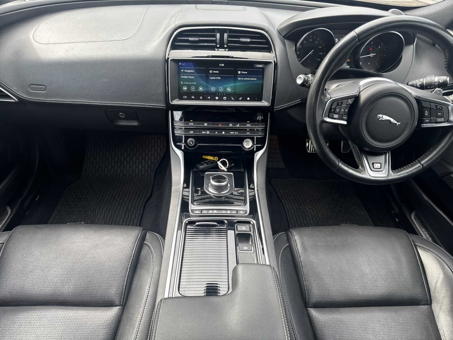 Used Jaguar XE 2018 for sale - 76477255: Photo 8