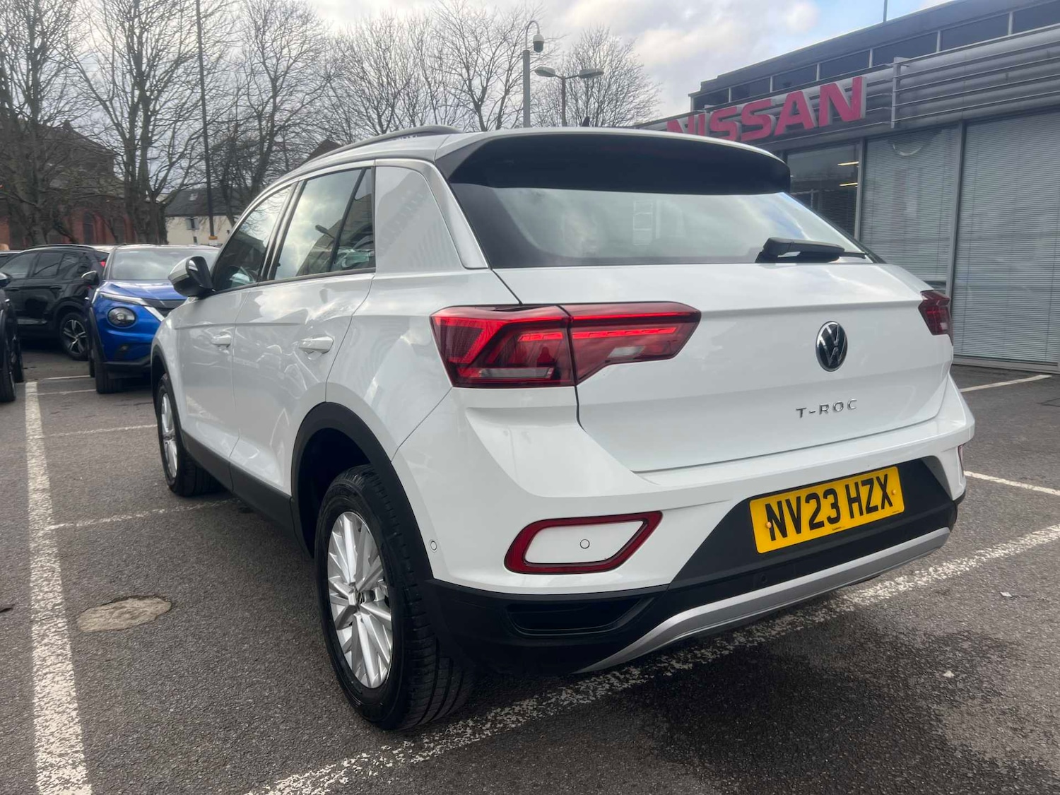 Used Volkswagen T-Roc 2023 for sale - 78011639: Photo 2