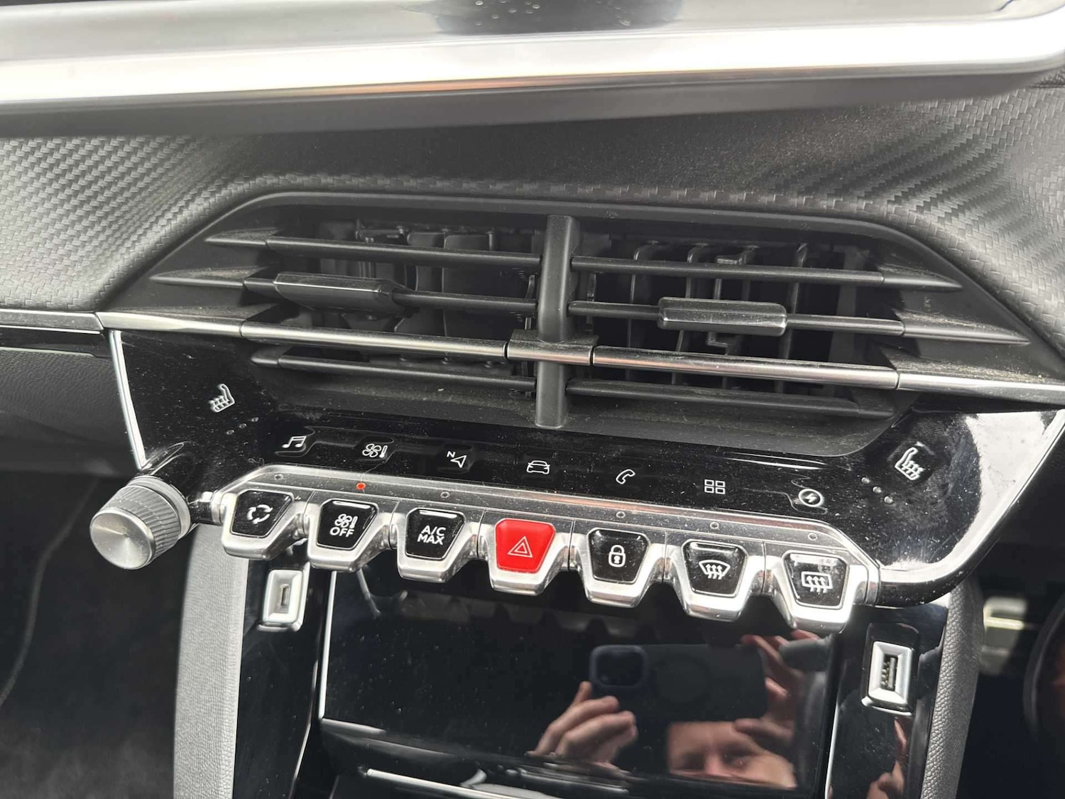 Used Peugeot E-2008 2023 for sale - 76011060: Photo 11