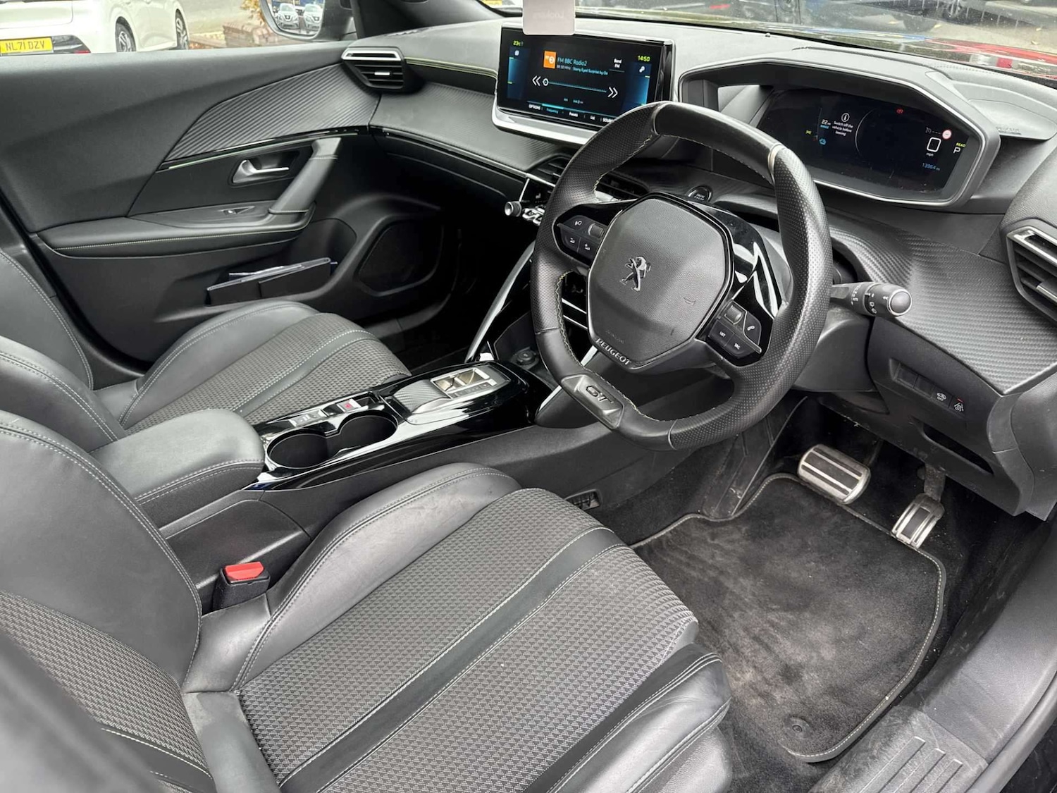 Used Peugeot E-2008 2023 for sale - 76011060: Photo 13