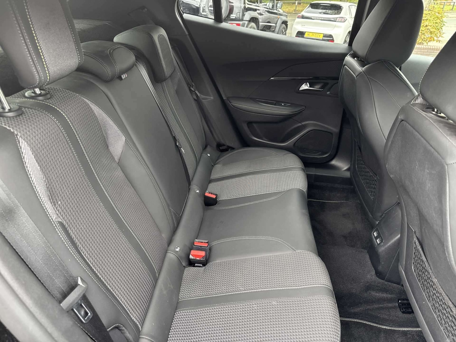 Used Peugeot E-2008 2023 for sale - 76011060: Photo 14