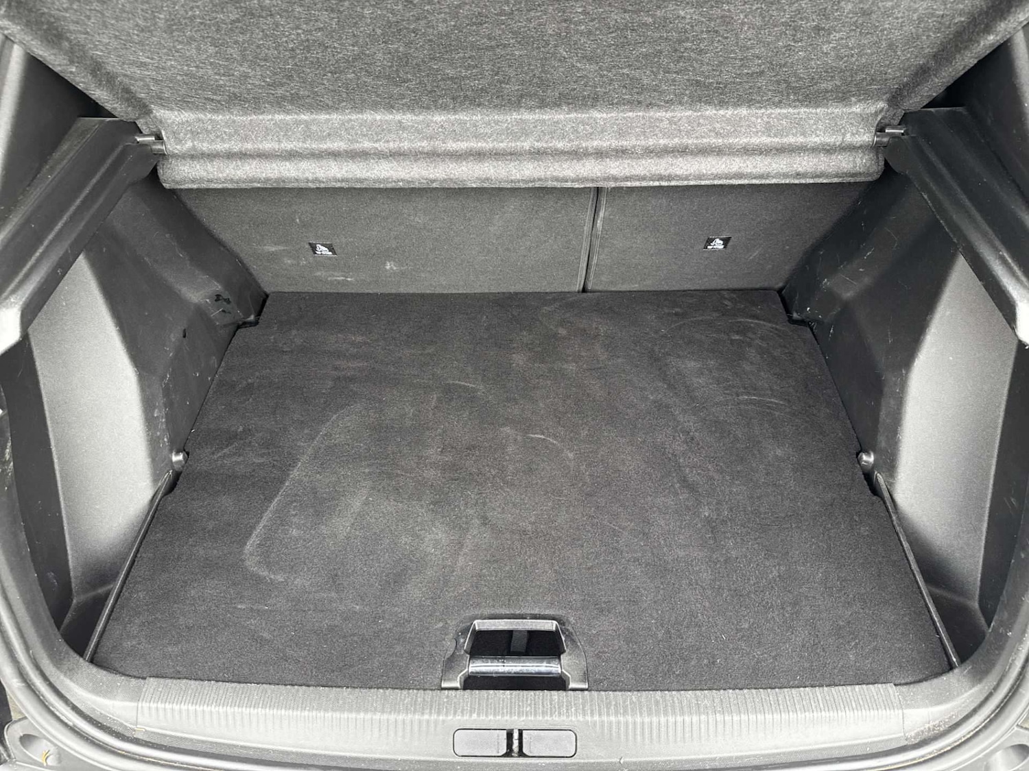 Used Peugeot E-2008 2023 for sale - 76011060: Photo 15