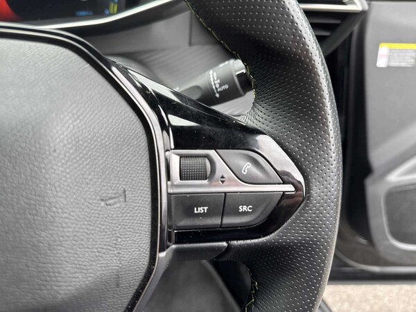 Used Peugeot E-2008 2023 for sale - 76011060: Photo 22