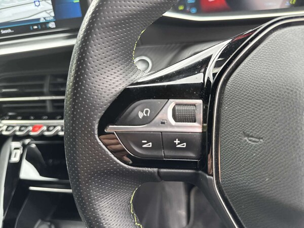 Used Peugeot E-2008 2023 for sale - 76011060: Photo 23