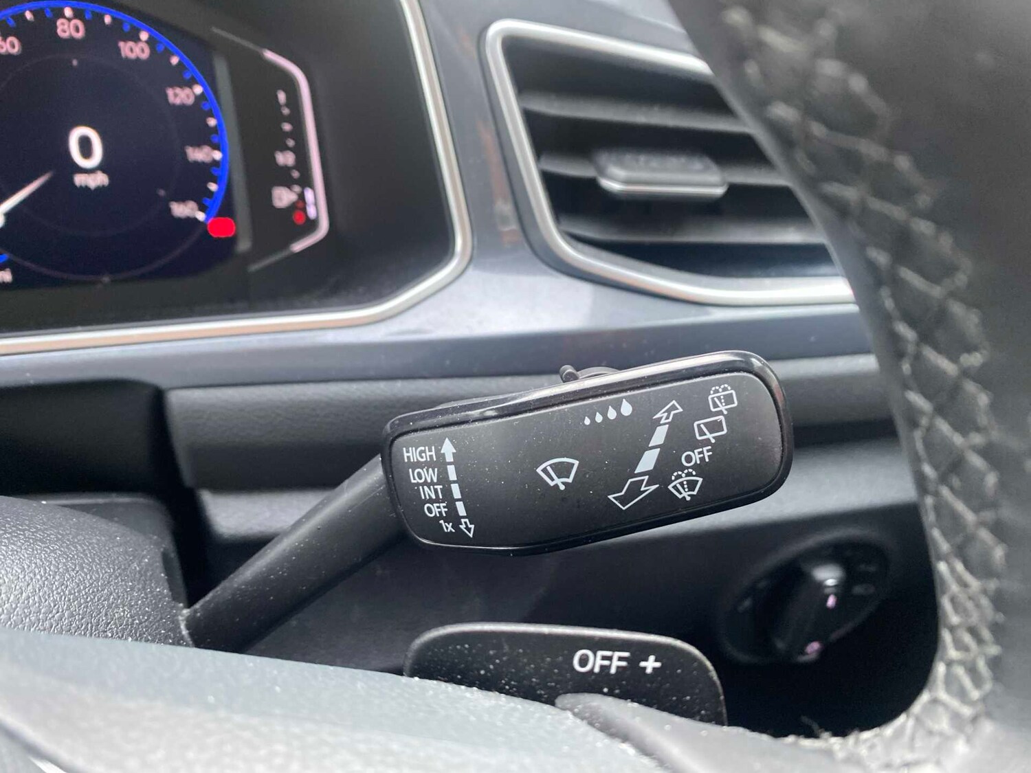 Used Volkswagen T-Roc 2023 for sale - 78191435: Photo 25