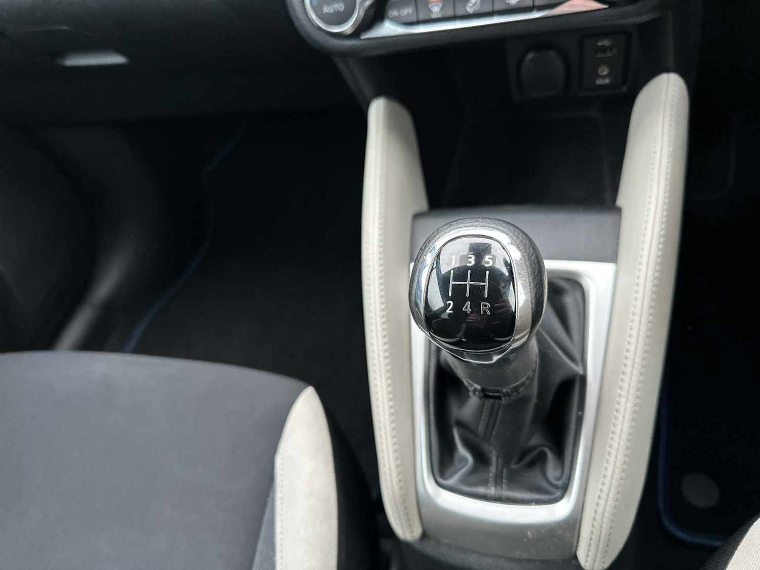 Used Nissan Micra 2017 for sale - 76536599: Photo 12