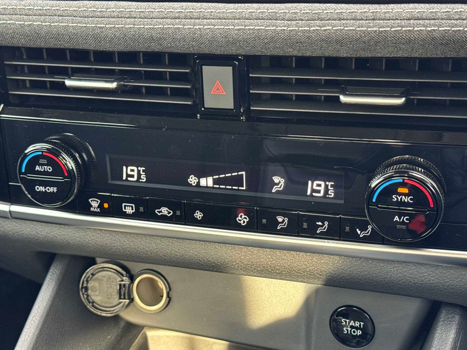 Used Nissan Qashqai 2025 for sale - 76490633: Photo 11