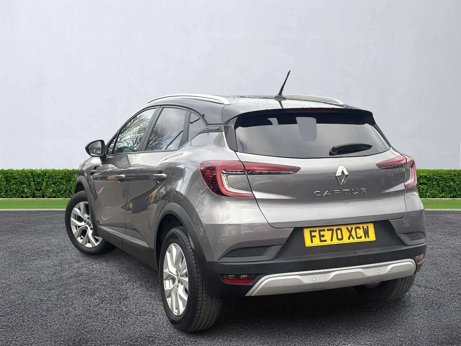 Used Renault Captur 2020 for sale - 78121896: Photo 2