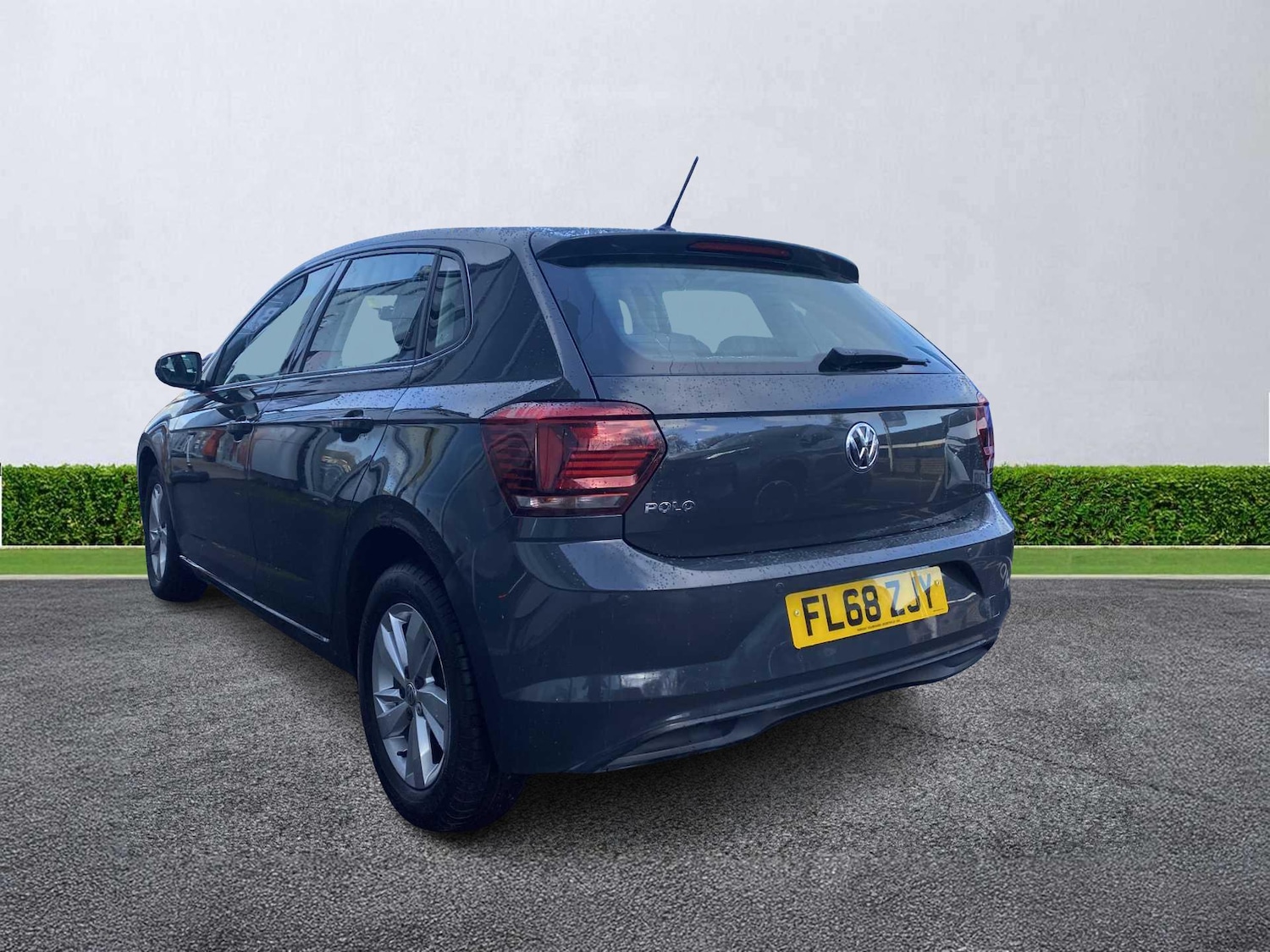 Used Volkswagen Polo 2018 for sale - 77590349: Photo 2