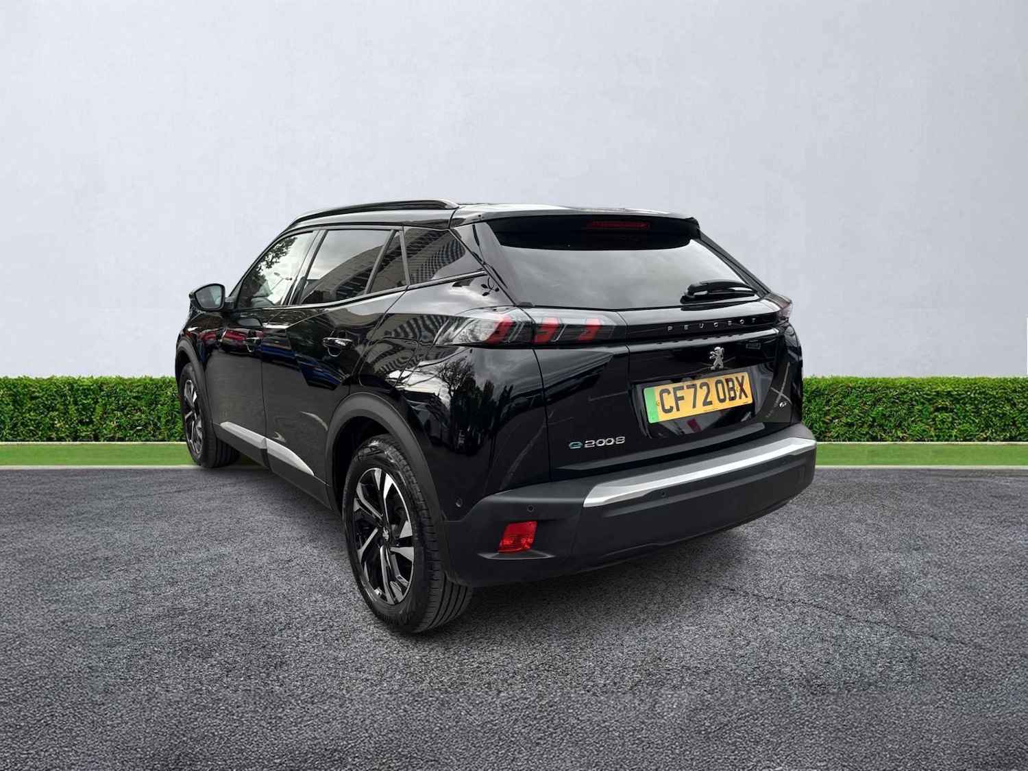 Used Peugeot E-2008 2023 for sale - 76892154: Photo 2