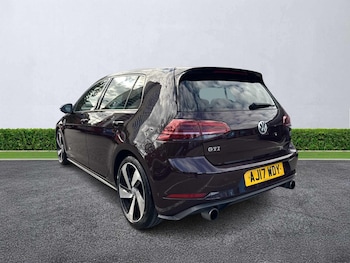 Used Volkswagen Golf 2017 for sale - 76057946: Photo 2