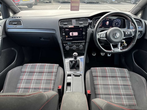 Used Volkswagen Golf 2017 for sale - 76057946: Photo 8