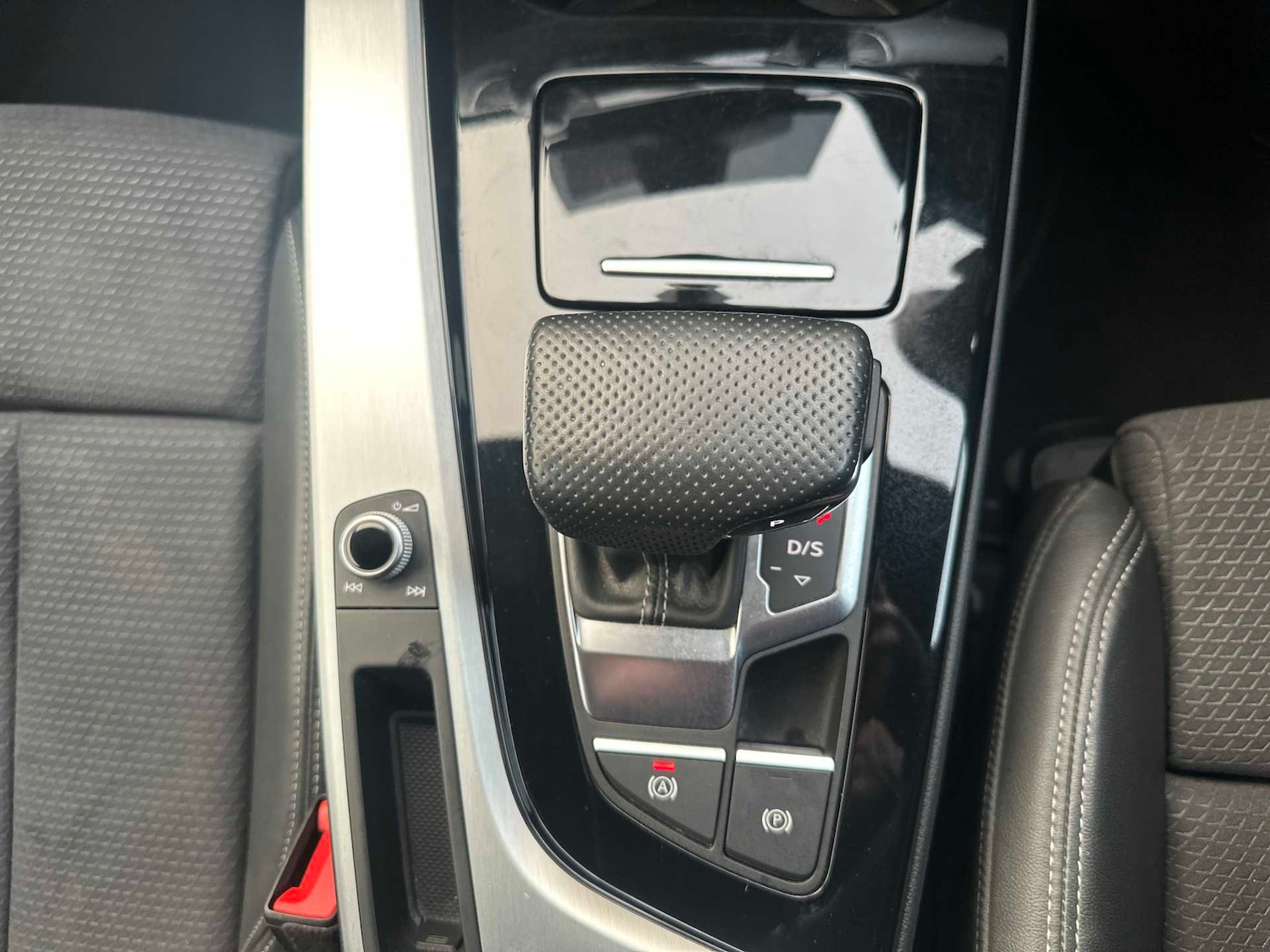 Used Audi A4 2022 for sale - 77028123: Photo 12