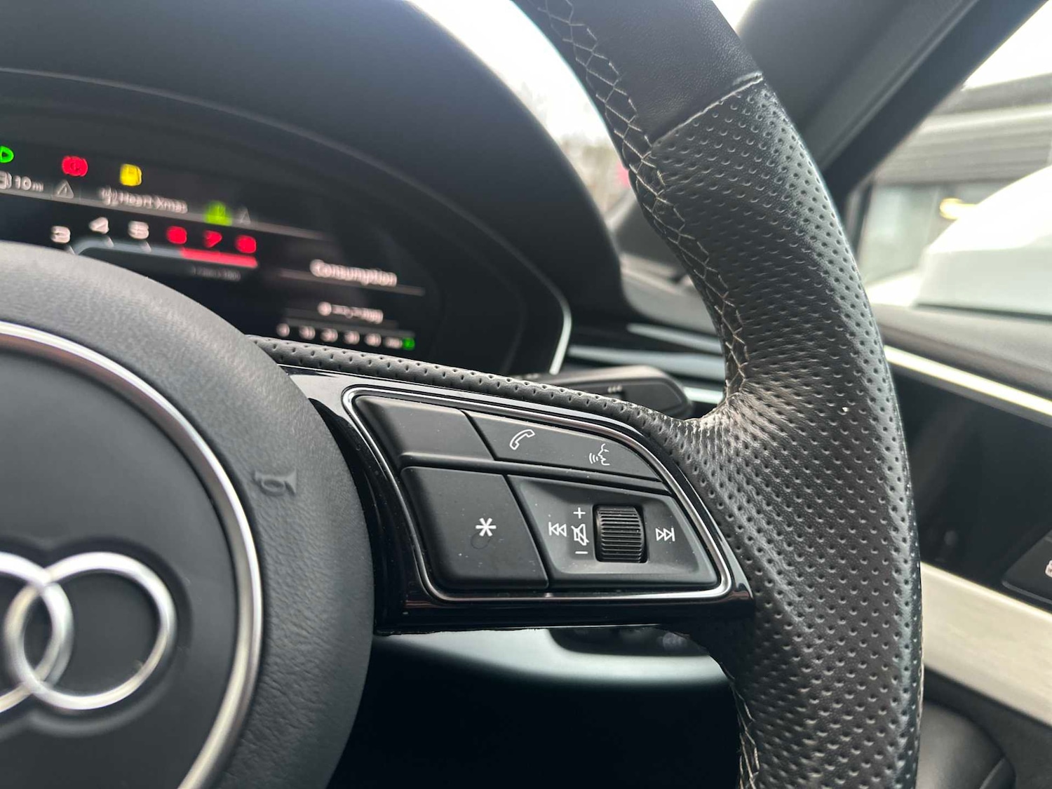 Used Audi A4 2022 for sale - 77028123: Photo 23