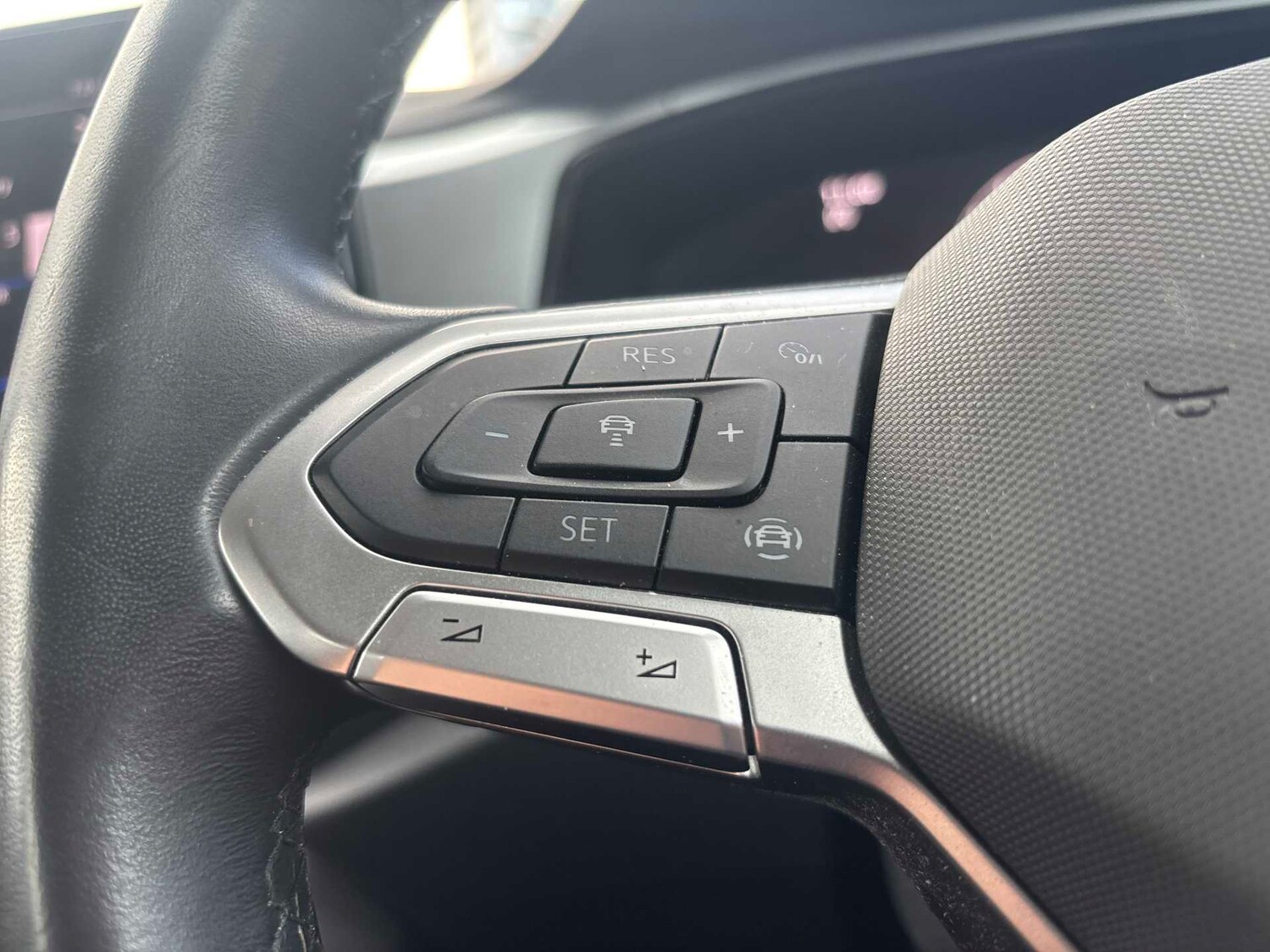 Used Volkswagen T-Roc 2022 for sale - 77488628: Photo 24