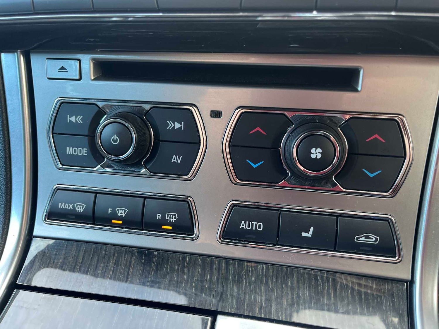 Used Jaguar XF 2015 for sale - 76628063: Photo 11