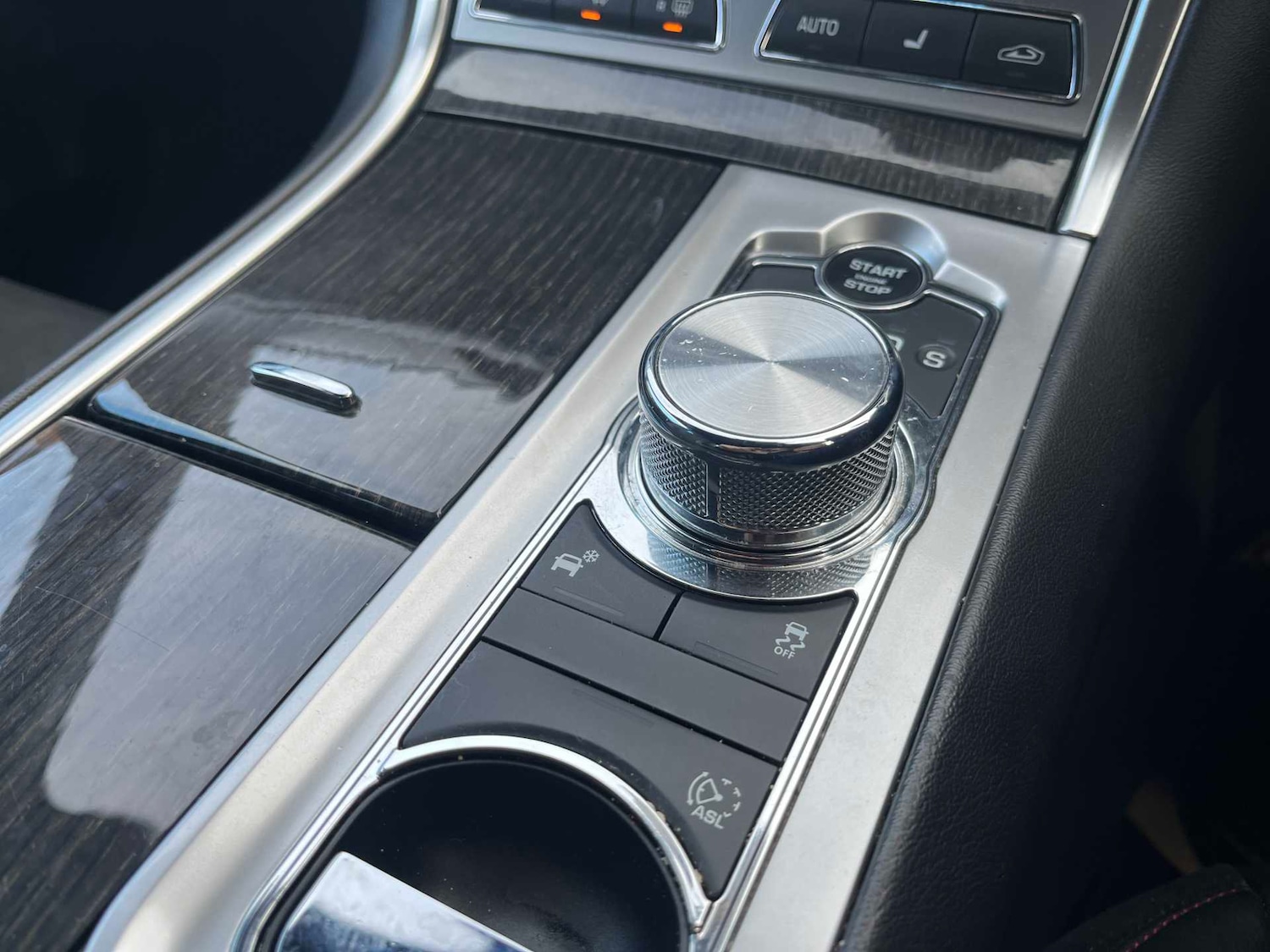 Used Jaguar XF 2015 for sale - 76628063: Photo 12