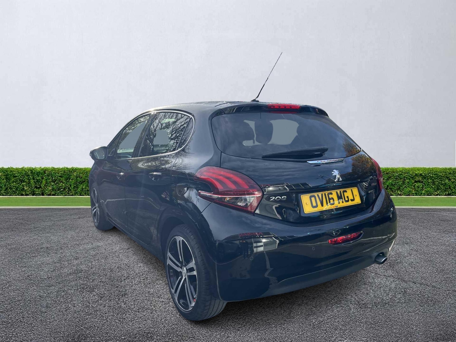 Used Peugeot 208 2016 for sale - 76363413: Photo 2