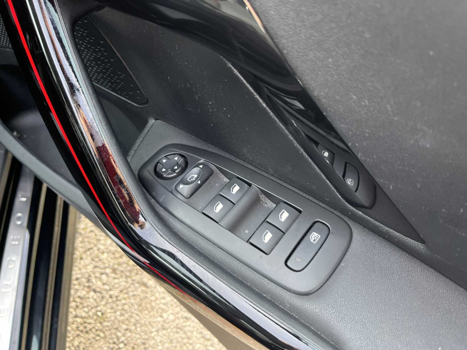 Used Peugeot 208 2016 for sale - 76363413: Photo 20