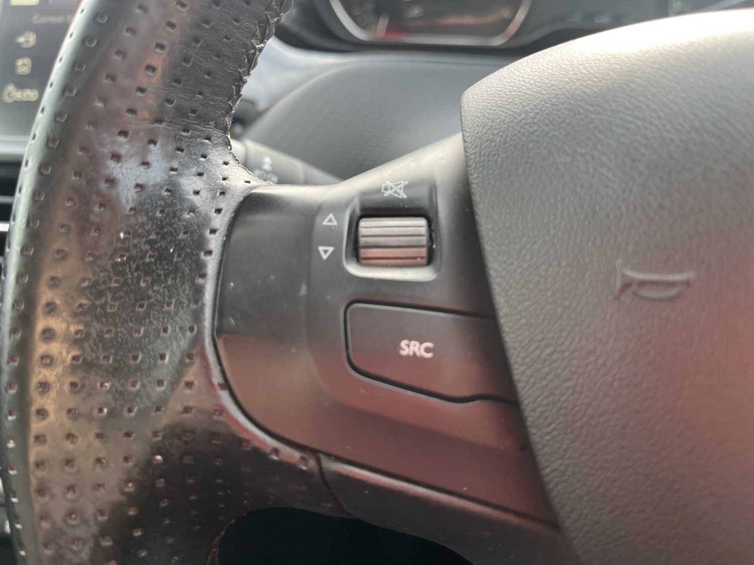Used Peugeot 208 2016 for sale - 76363413: Photo 24