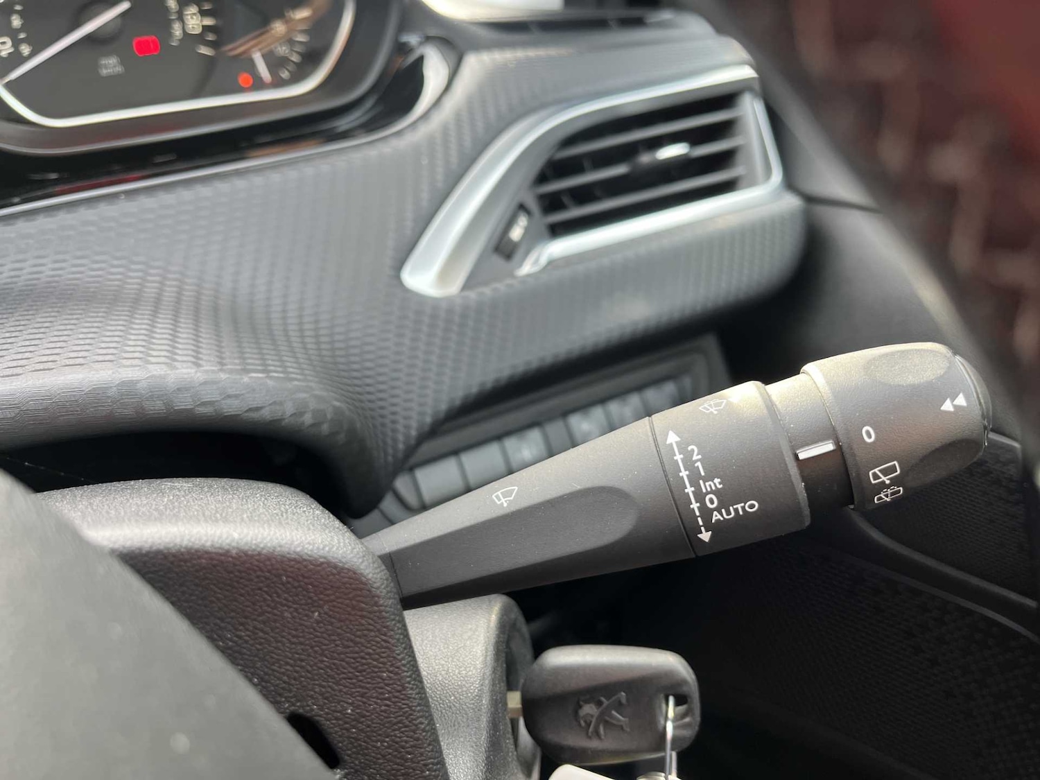 Used Peugeot 208 2016 for sale - 76363413: Photo 25