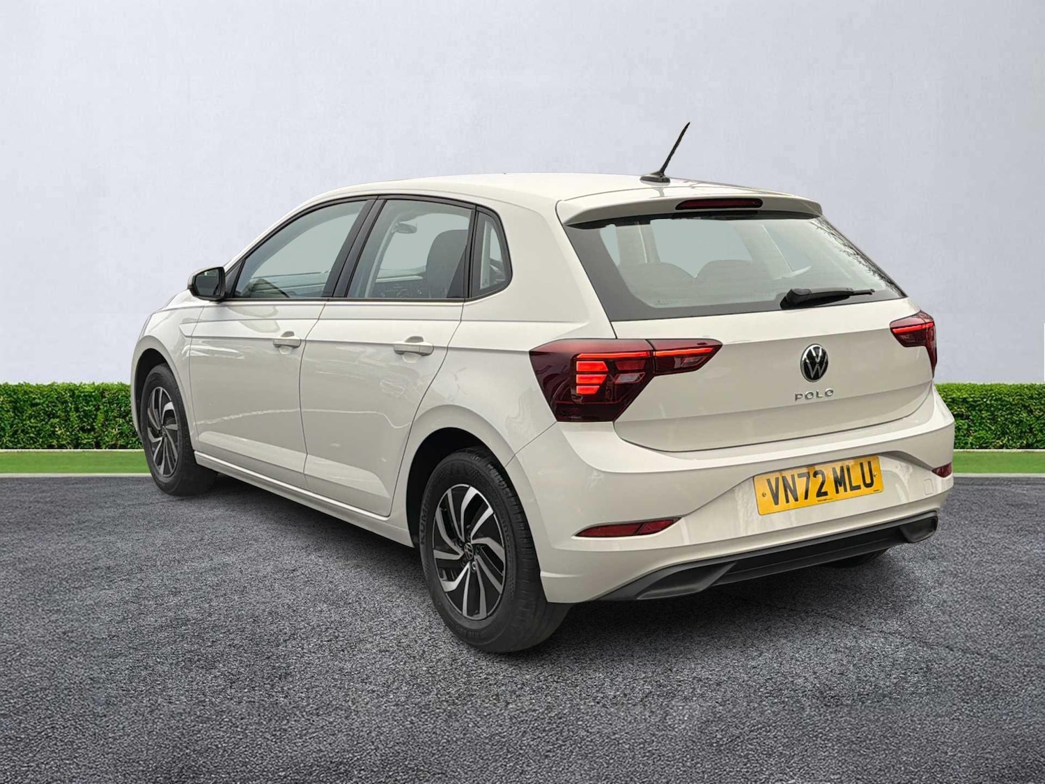 Used Volkswagen Polo 2022 for sale - 77012423: Photo 2