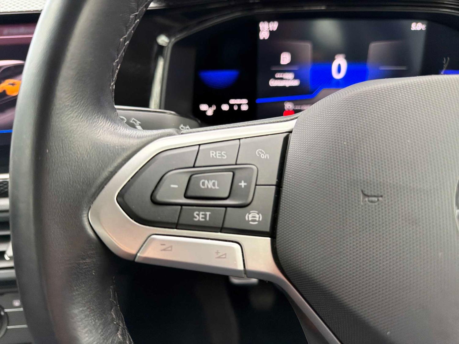 Used Volkswagen Polo 2022 for sale - 77012423: Photo 24