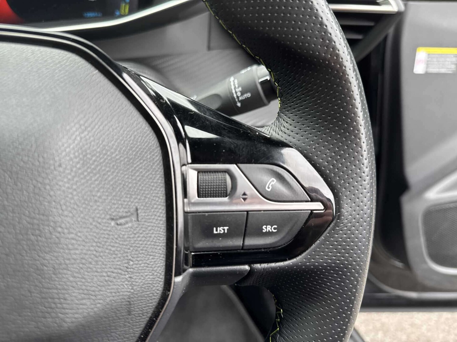 Used Peugeot E-2008 2023 for sale - 77028118: Photo 24