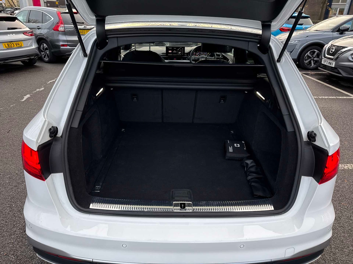 Used Audi A4 2023 for sale - 76655904: Photo 16