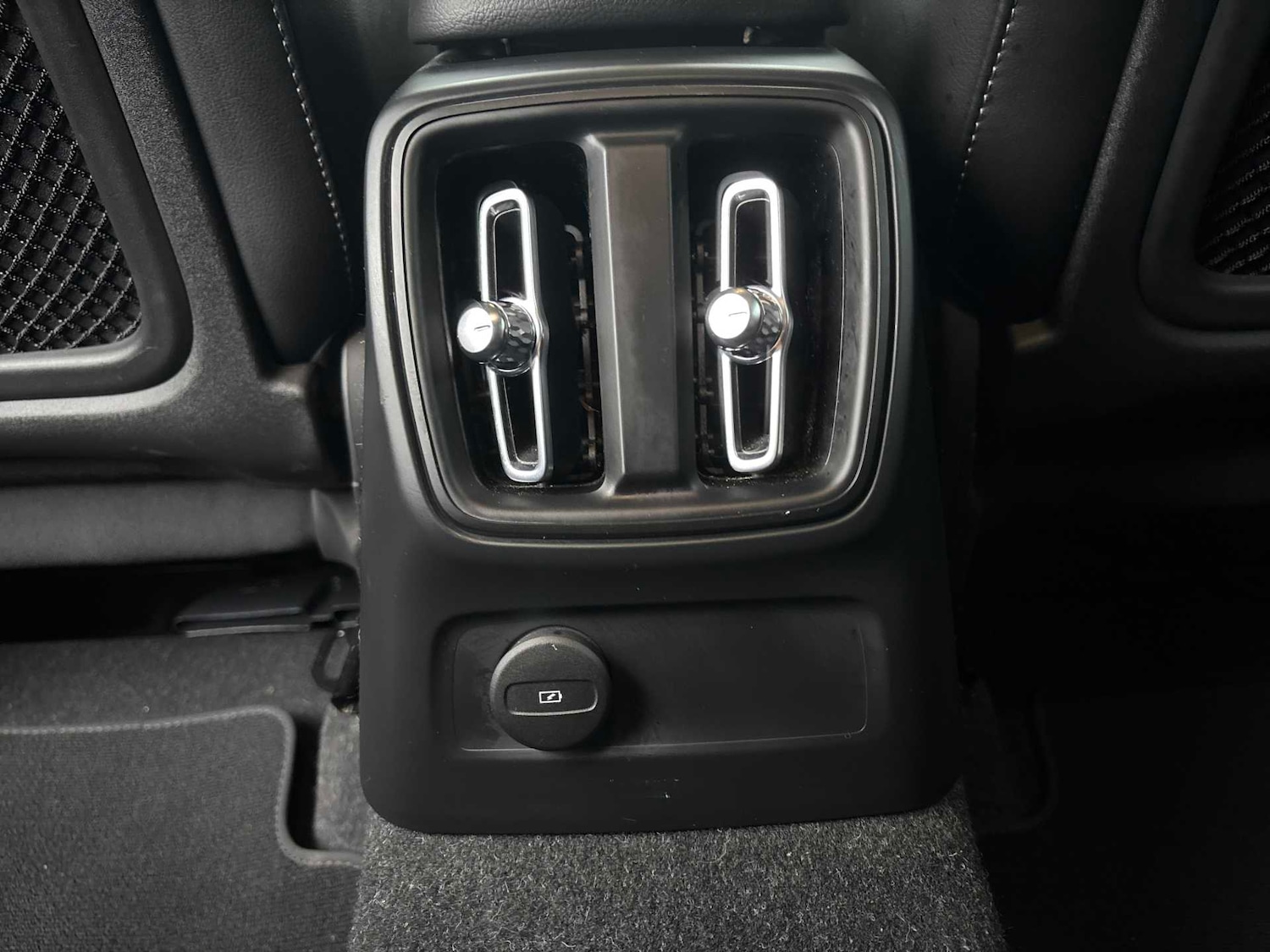 Used Volvo XC40 2022 for sale - 77775197: Photo 30