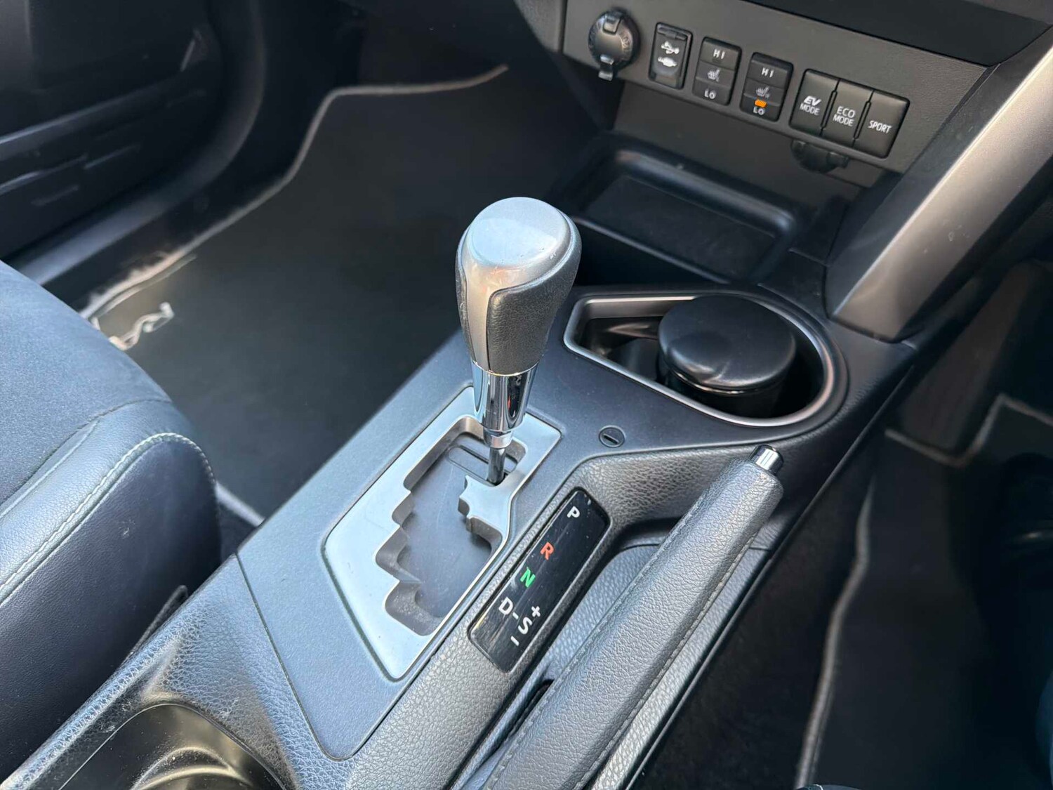 Used Toyota RAV4 2017 for sale - 78196311: Photo 12