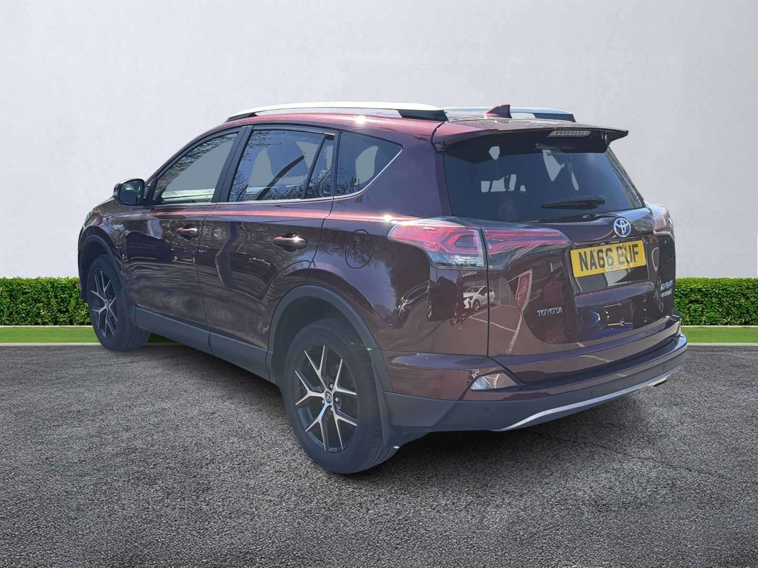 Used Toyota RAV4 2017 for sale - 78196311: Photo 2