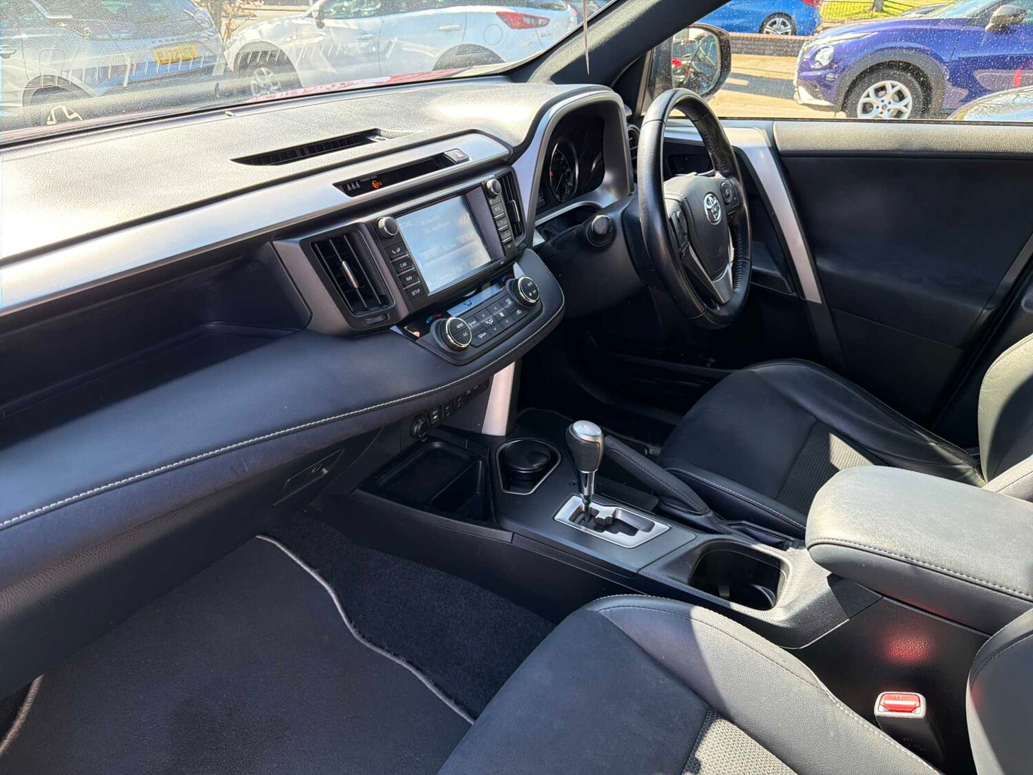 Used Toyota RAV4 2017 for sale - 78196311: Photo 7