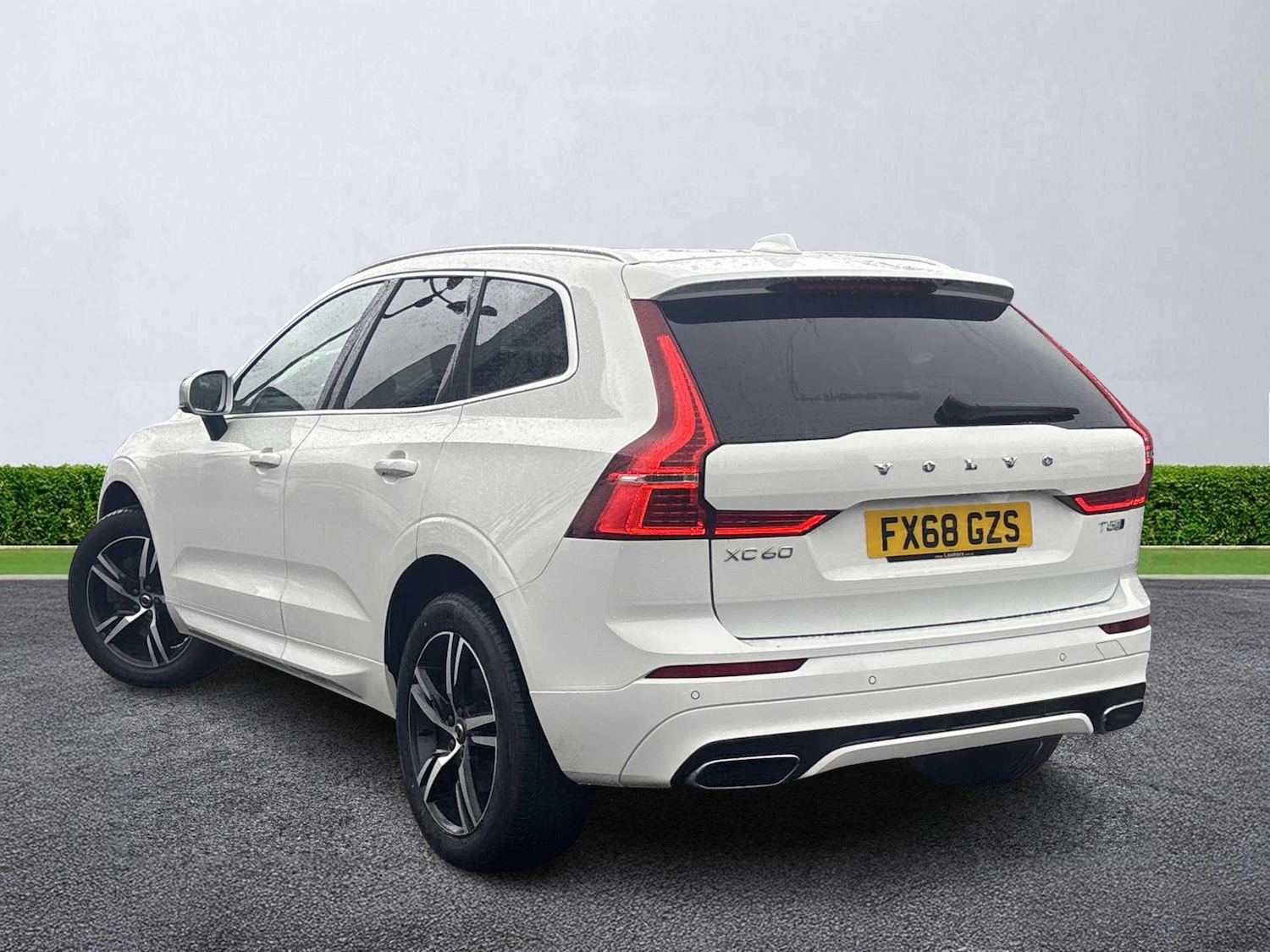 Used Volvo XC60 2018 for sale - 77555278: Photo 2