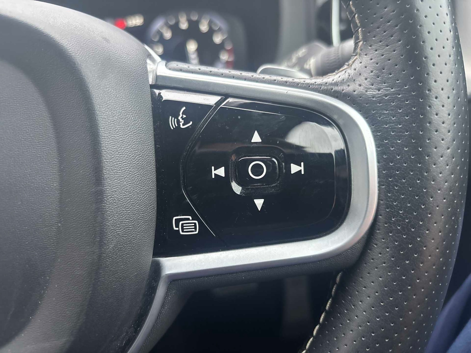 Used Volvo XC60 2018 for sale - 77555278: Photo 24