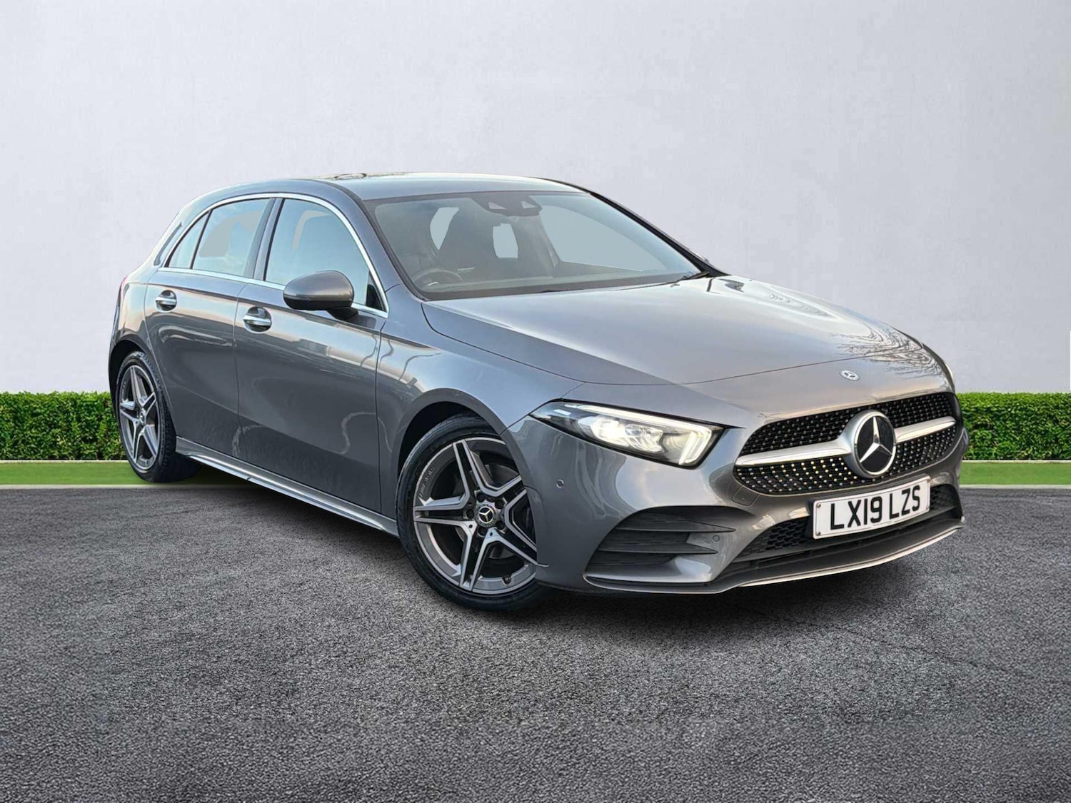 Used Mercedes-Benz A-Class 2019 for sale - 76963520: Photo 1