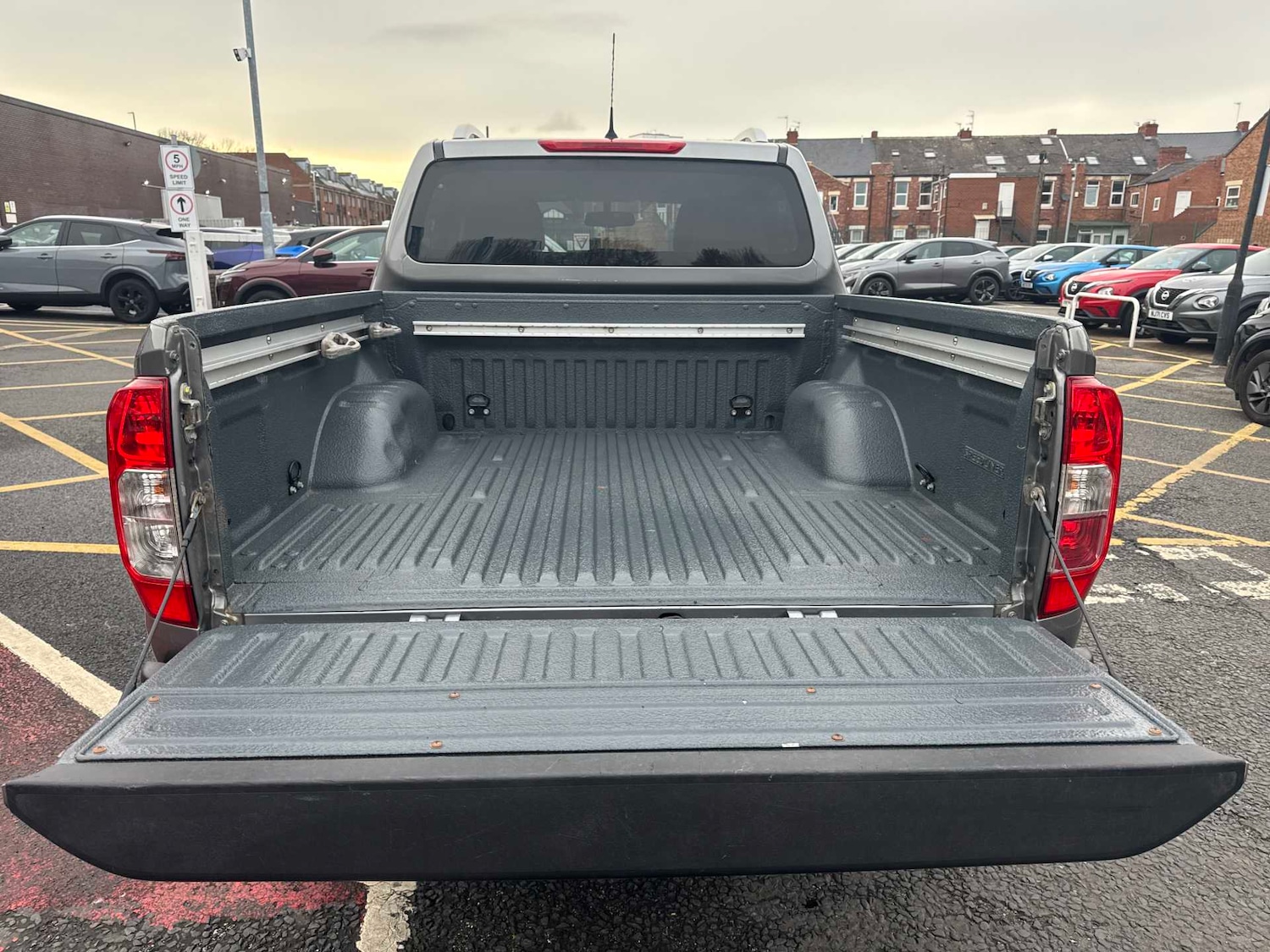 Used Nissan Navara 2021 for sale - 76536671: Photo 16