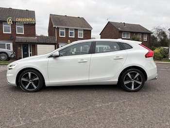 Used Volvo V40 2016 for sale - 77124276: Photo