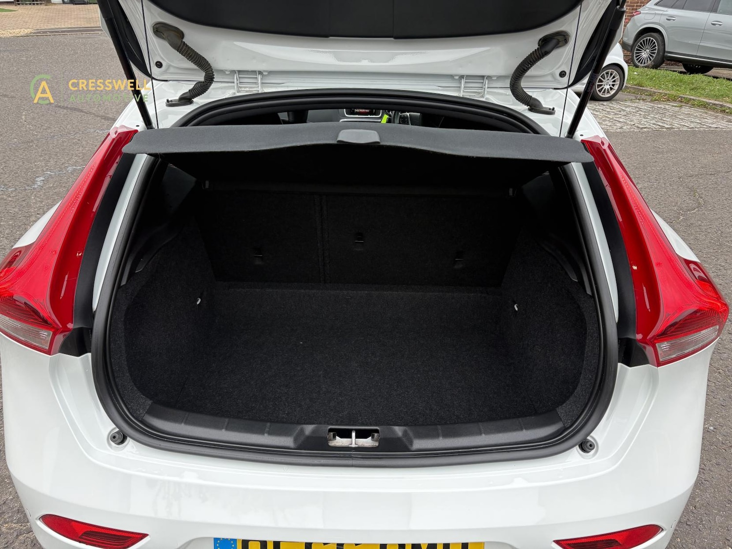 Used Volvo V40 2016 for sale - 77124276: Photo 9