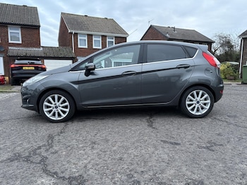 Used Ford Fiesta 2016 for sale - 77235621: Photo