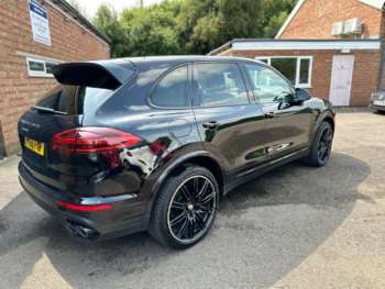 Used Porsche Cayenne 2017 for sale - 74858995: Photo