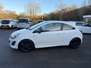 Vauxhall - Corsa