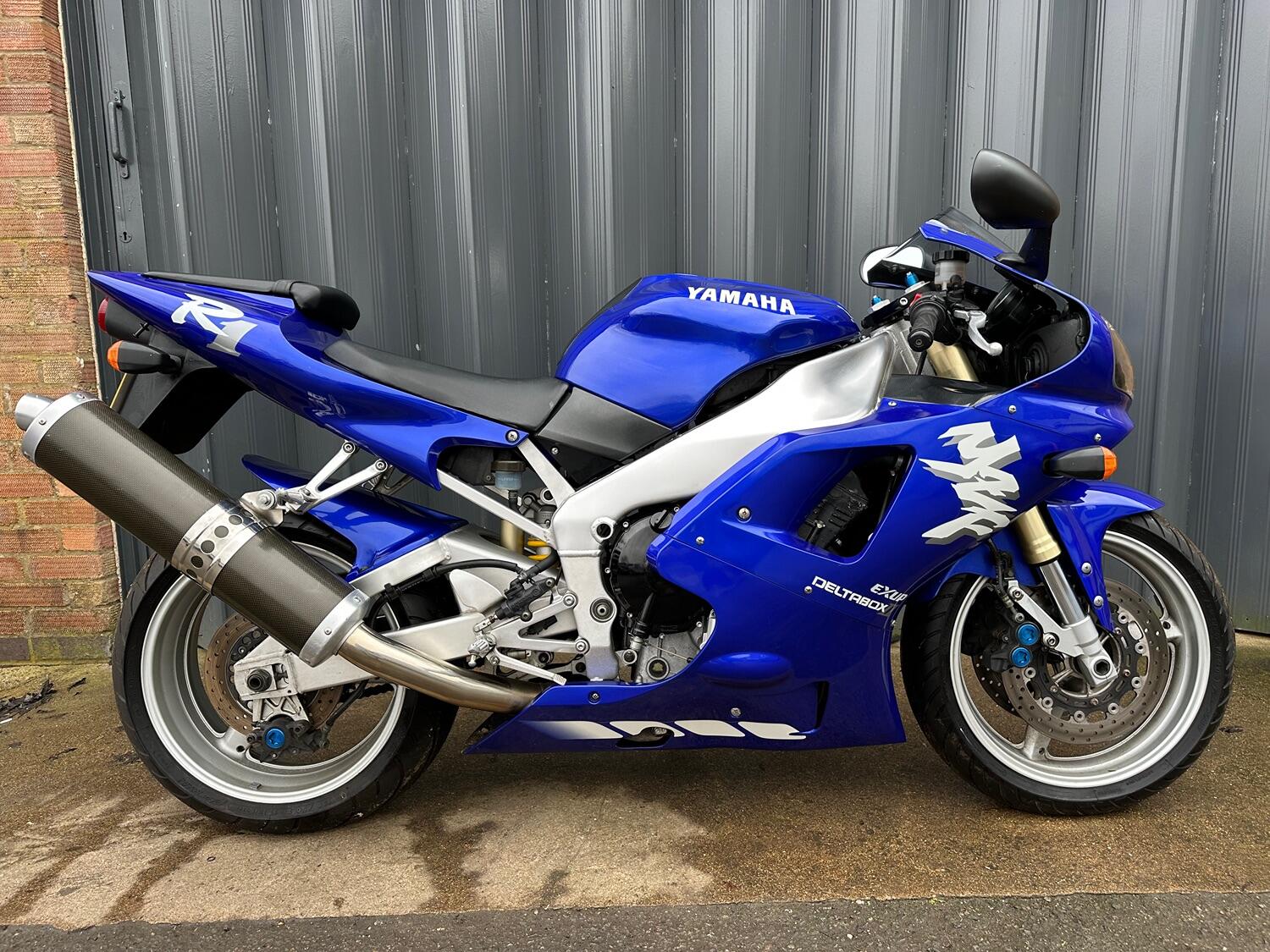 Yamaha R1